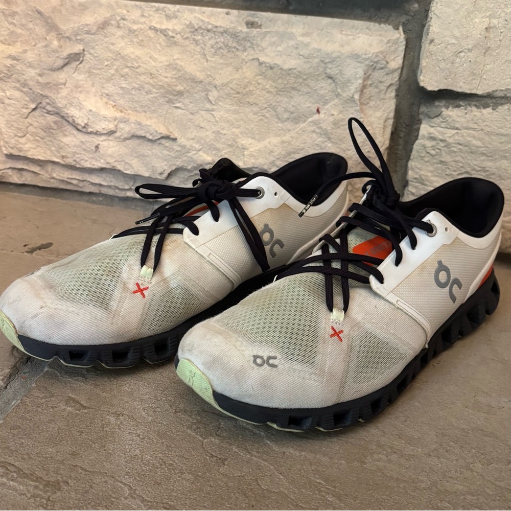 ON CLOUD X. SZ 11.5